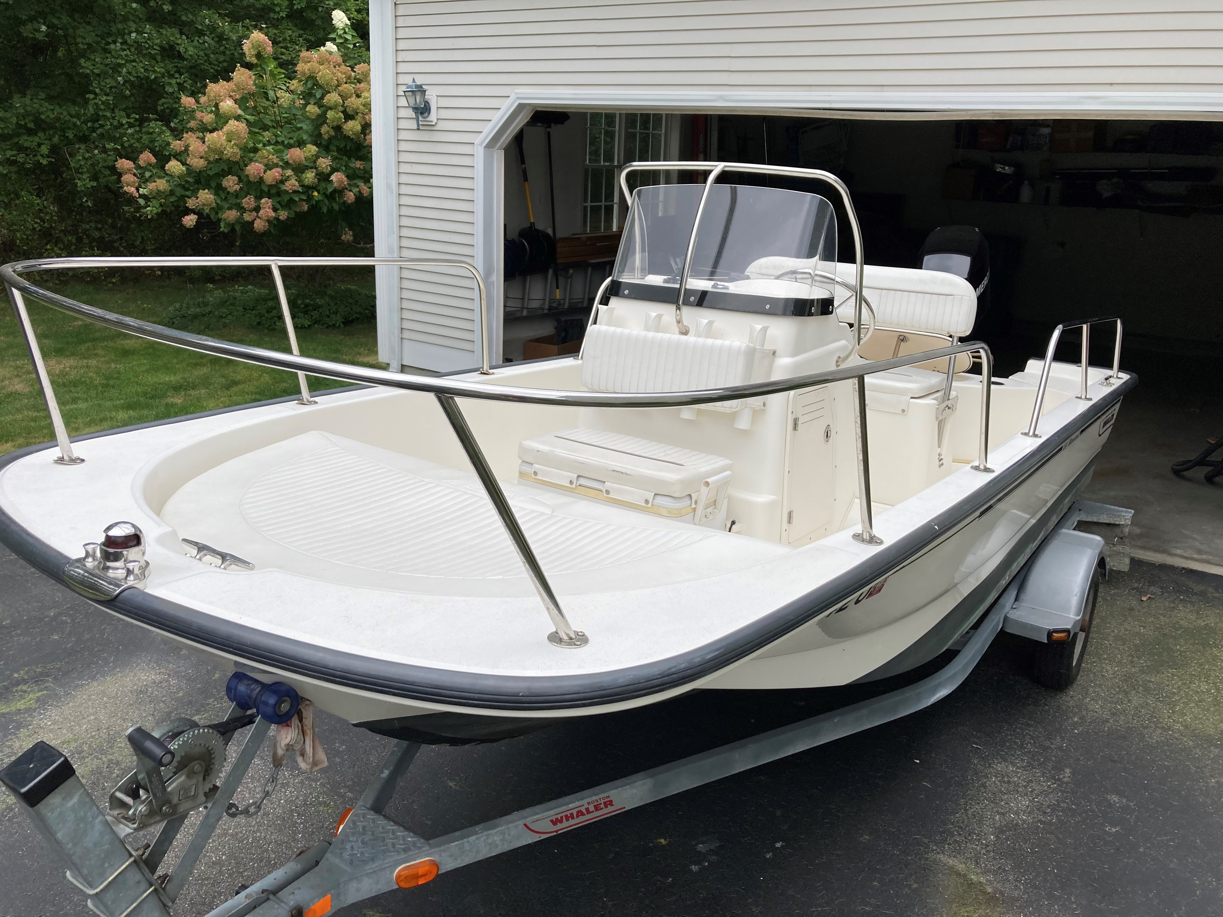 Used Small boats For Sale by owner | 2006 Boston Whaler 150 Montauk